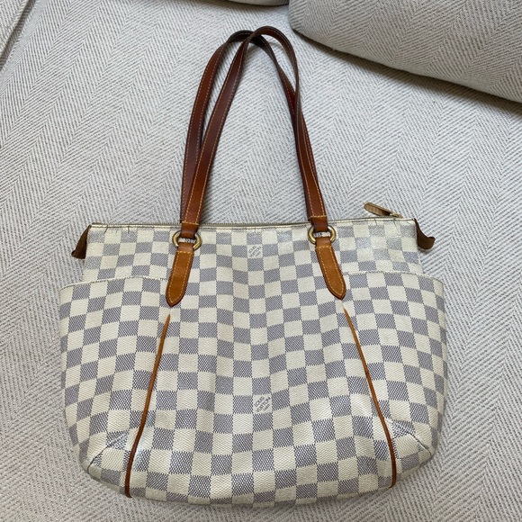 LV Damier Azur Totally - Picture 2 of 16